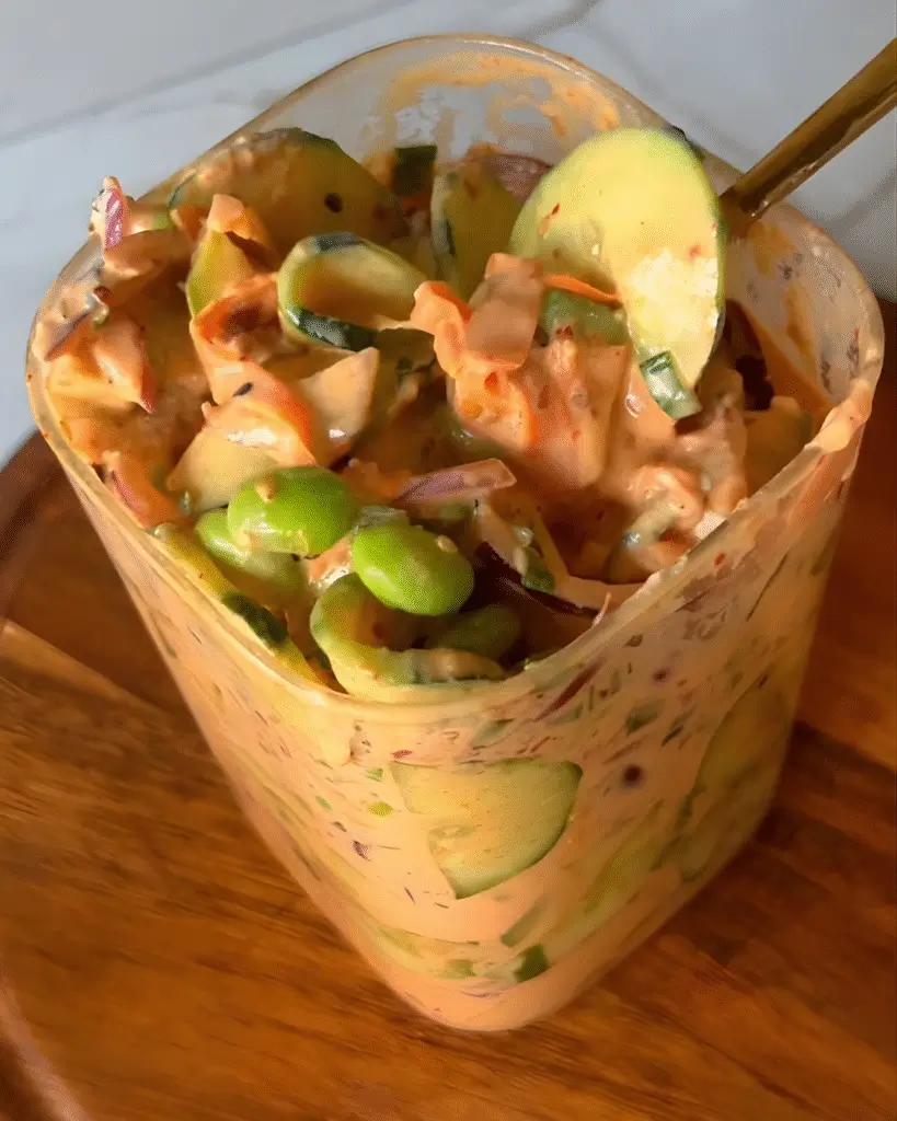 Salada fresca com molho